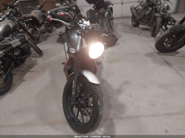 2022 TRIUMPH MOTORCYCLE STREET TWIN SMTD31G74NTAY1354 Photo 4