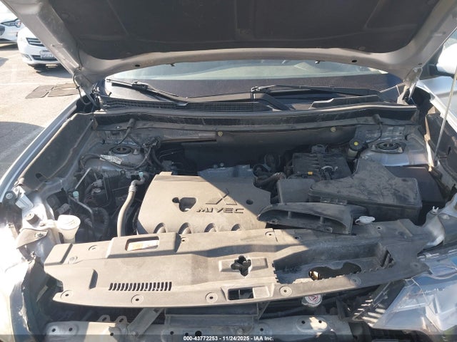 2016 MITSUBISHI OUTLANDER JA4AD3A31GZ033575 Photo 9