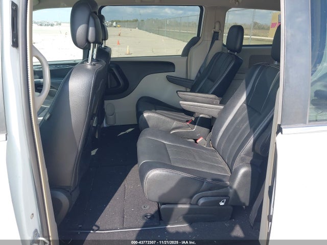 2C4RC1BG1FR571168 Chrysler Town &amp; Country Touring
