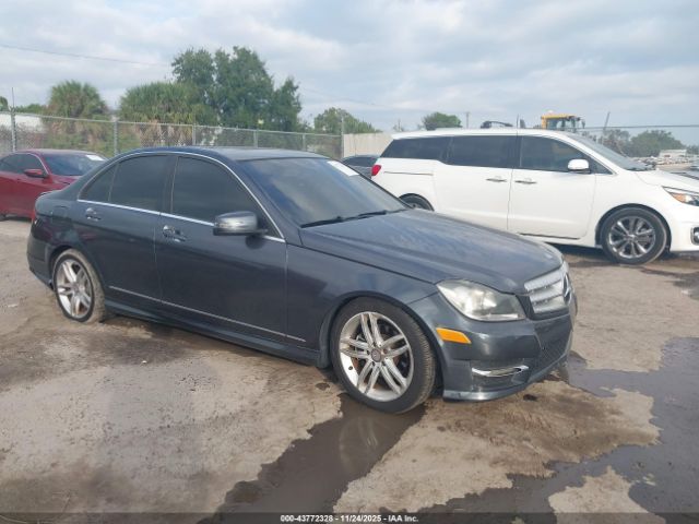 2013 MERCEDES-BENZ C 250 WDDGF4HBXDA767984 Photo 0