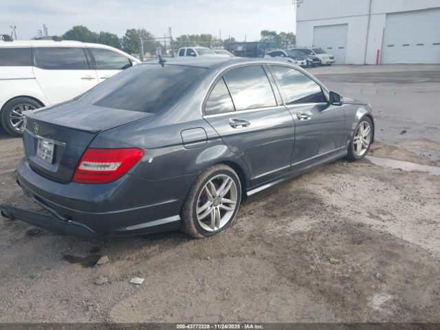 2013 MERCEDES-BENZ C 250 WDDGF4HBXDA767984 Photo 3