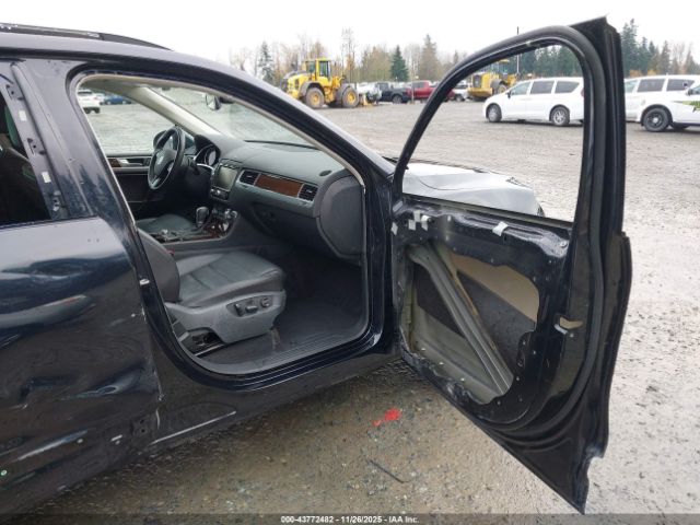 2016 VOLKSWAGEN TOUAREG WVGEF9BP0GD011369 Photo 4