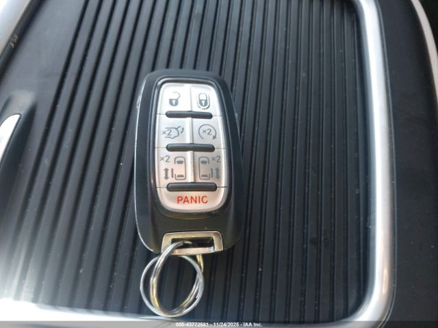 2021 CHRYSLER PACIFICA HYBRID 2C4RC1L72MR594048 Photo 10