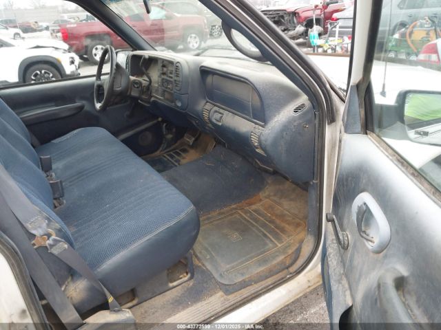 1997 GMC SIERRA 1500 1GTEC14M4VZ550062 Photo 4