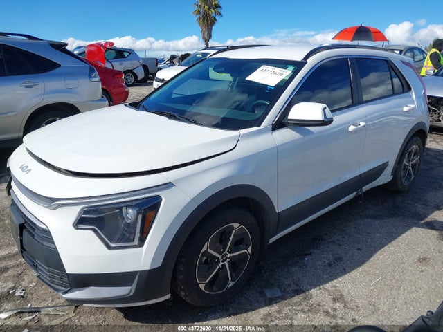 KIA NIRO EX 2024 KNDCR3LE1R5132020 Image 2