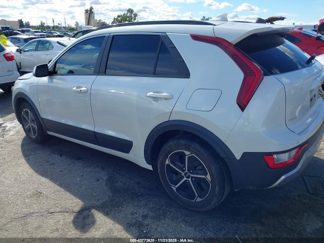KIA NIRO EX 2024 KNDCR3LE1R5132020 Image 3