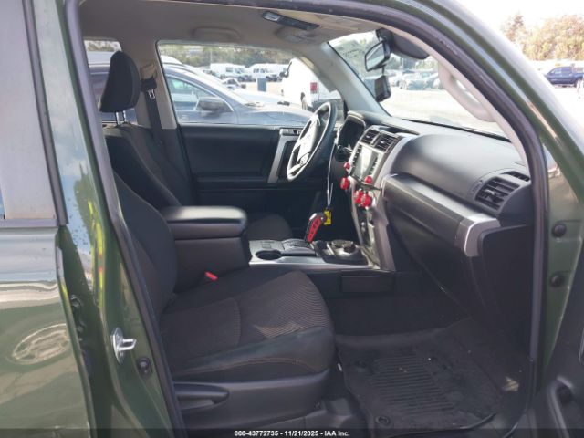 2022 TOYOTA 4RUNNER JTETU5JR8N6071555 Photo 4