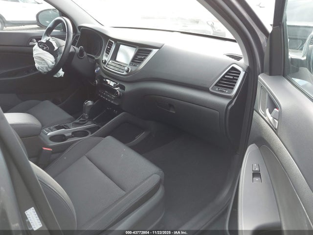 Hyundai Tucson Value 2018 KM8J33A23JU752276 Image 5