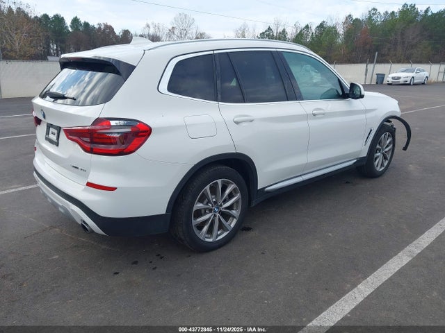 2019 BMW X3 5UXTR7C51KLF33190 Photo 3