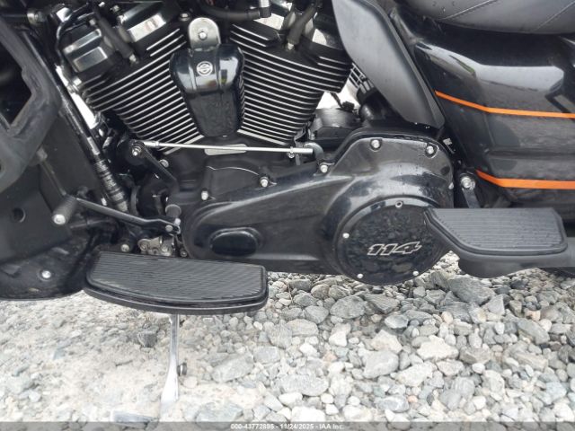2022 HARLEY-DAVIDSON FLHTK 1HD1KEF15NB673601 Photo 8