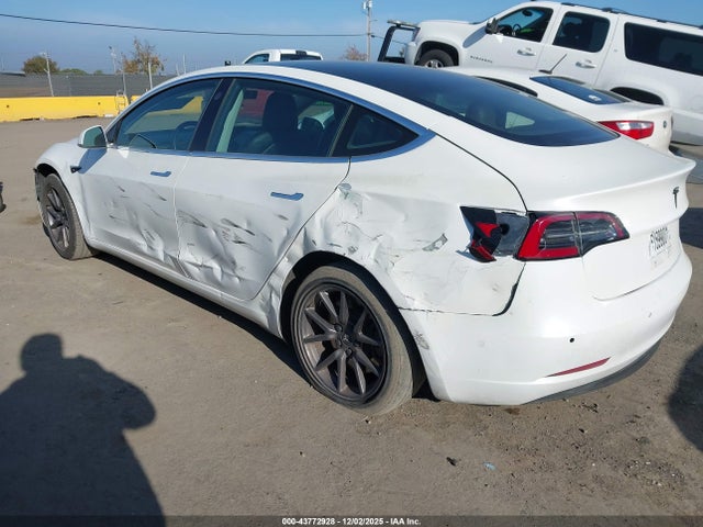 2020 TESLA MODEL 3 5YJ3E1EAXLF644990 Photo 2
