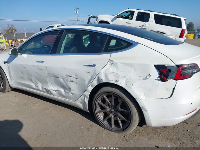 2020 TESLA MODEL 3 5YJ3E1EAXLF644990 Photo 5