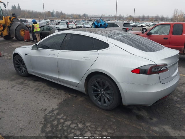 2018 TESLA MODEL S 5YJSA1E23JF246677 Photo 2