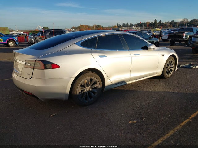 2018 TESLA MODEL S 5YJSA1E23JF246677 Photo 3