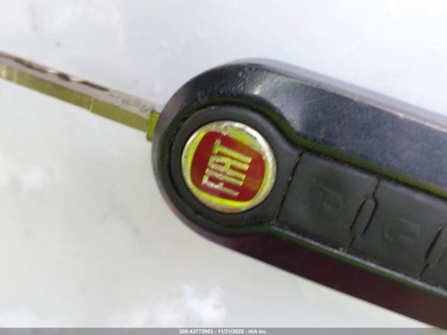 2012 FIAT 500 3C3CFFAR4CT233502 Photo 10