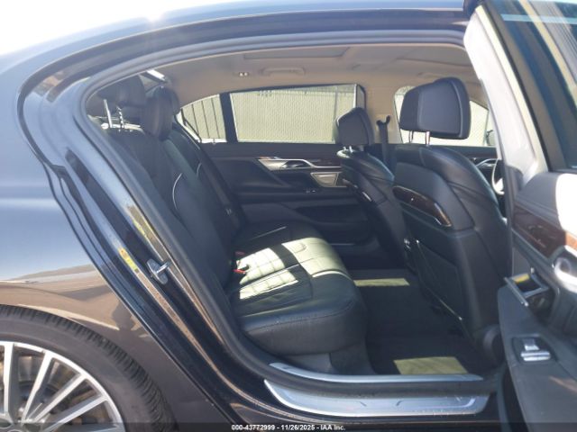 2022 BMW 740 WBA7T2C04NCG86384 Photo 7