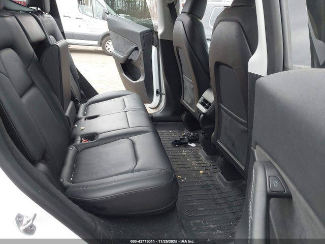 2023 TESLA MODEL Y 7SAYGDEE6PA104451 Photo 7