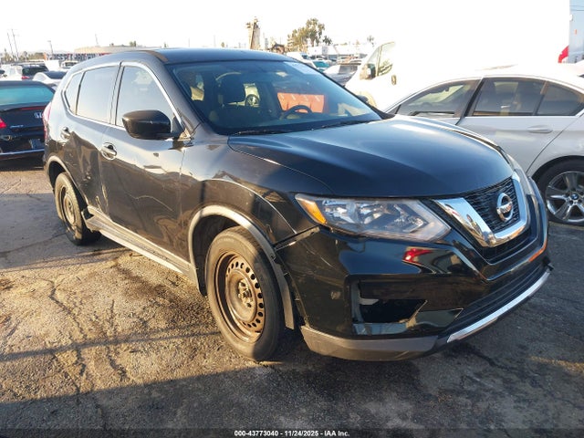 Nissan Rogue 2017 KNMAT2MT2HP523065 Image 1
