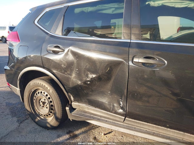 Nissan Rogue 2017 KNMAT2MT2HP523065 Image 6