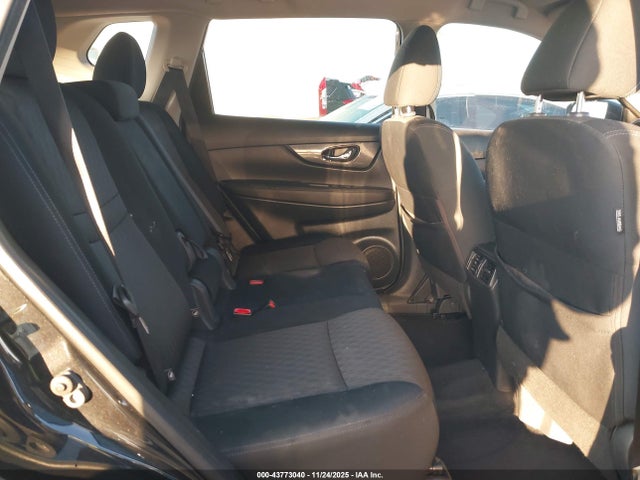 Nissan Rogue 2017 KNMAT2MT2HP523065 Image 8
