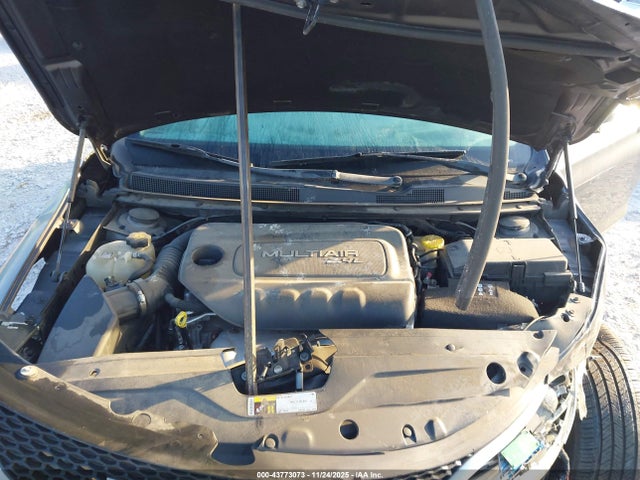 Продажа на аукционе авто 2015 Chrysler 200 Limited, vin: 1C3CCCAB0FN658746, номер лота: 43773073