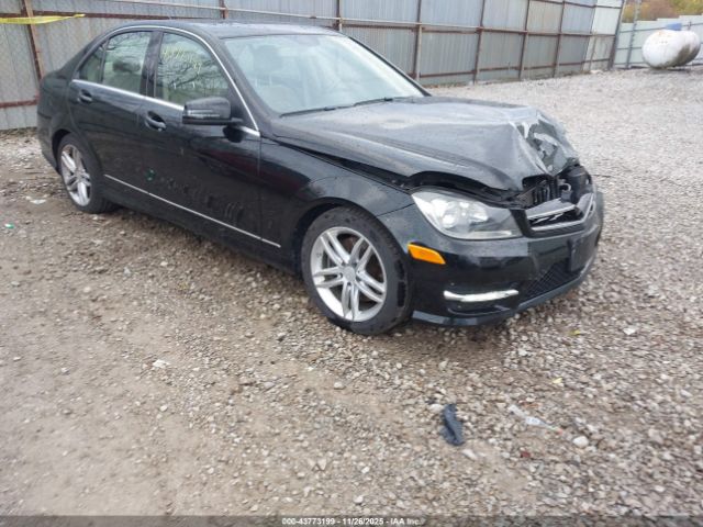 2014 MERCEDES-BENZ C 300 WDDGF8ABXER304652