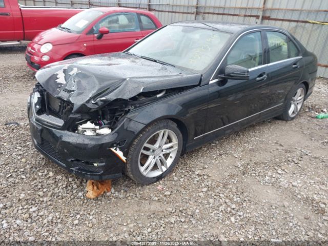 2014 MERCEDES-BENZ C 300 WDDGF8ABXER304652 Photo 1