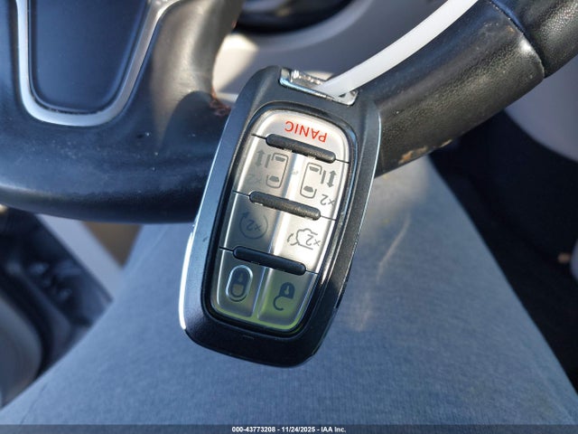 2020 CHRYSLER PACIFICA 2C4RC1BGXLR125614 Photo 10