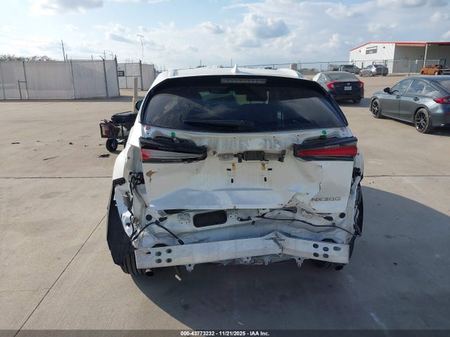 JTJGARBZ0L2166584 Lexus NX 300