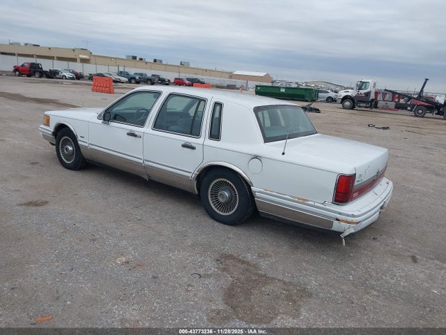 43773236 :رقم المزاد ، 1LNCM81W3MY666338 vin ، 1991 Lincoln Town Car Executive مزاد بيع