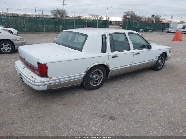 43773236 :رقم المزاد ، 1LNCM81W3MY666338 vin ، 1991 Lincoln Town Car Executive مزاد بيع