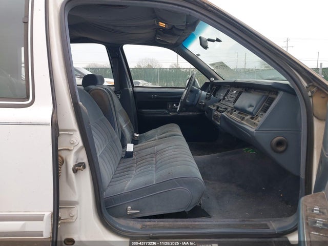 43773236 :رقم المزاد ، 1LNCM81W3MY666338 vin ، 1991 Lincoln Town Car Executive مزاد بيع