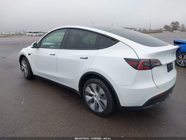2021 TESLA MODEL Y 5YJYGDEE7MF298774 Photo 2