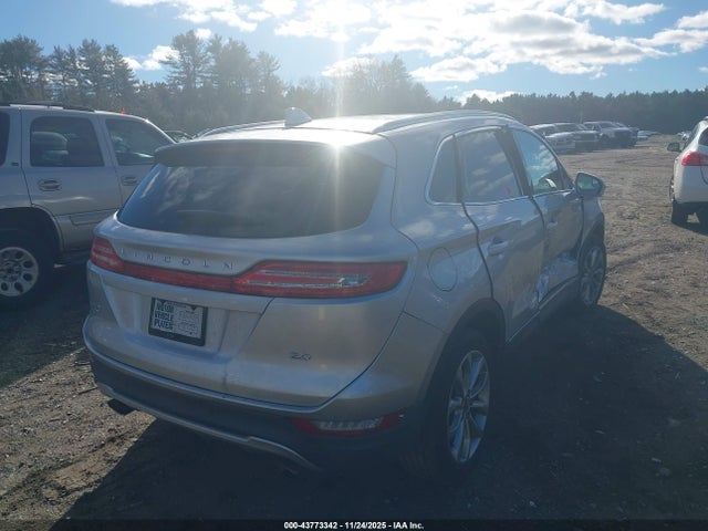 5LMCJ2C92HUL32793 Lincoln MKC SELECT