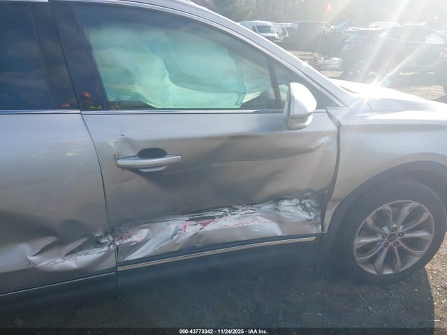 5LMCJ2C92HUL32793 Lincoln MKC SELECT