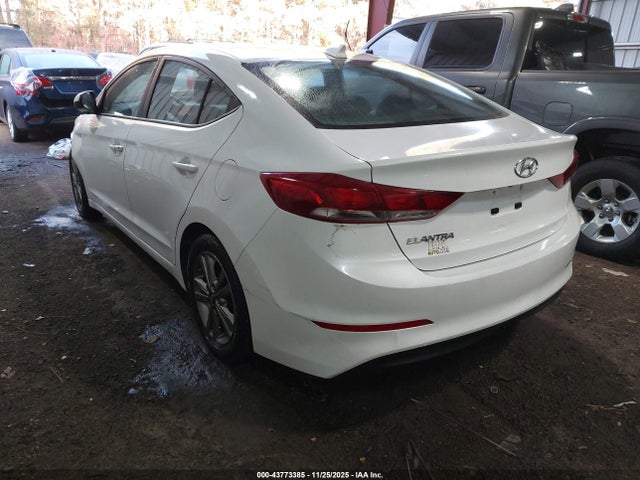 2018 HYUNDAI ELANTRA 5NPD84LF5JH299166 Photo 2