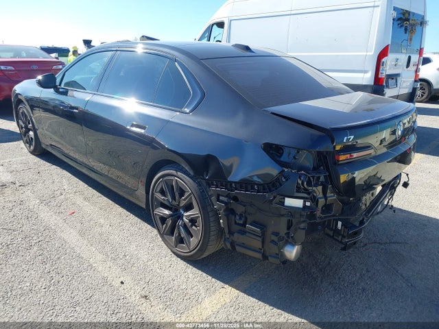 2024 BMW I7 WBY43EJ06RCR14364 Photo 2