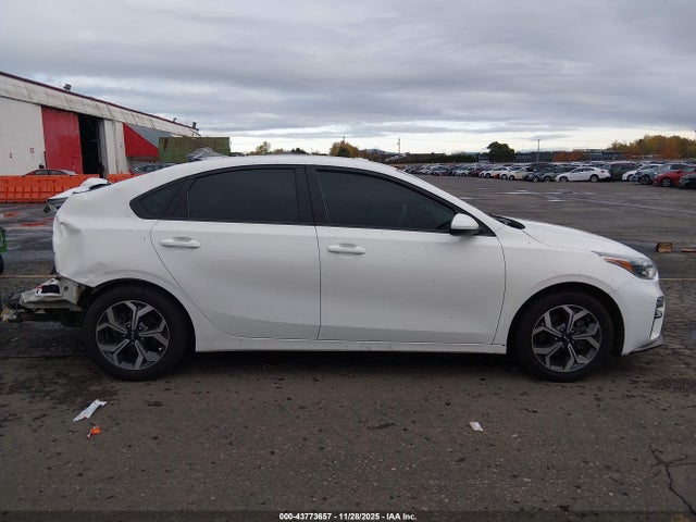 3KPF24AD7ME269106 KIA Forte Lxs