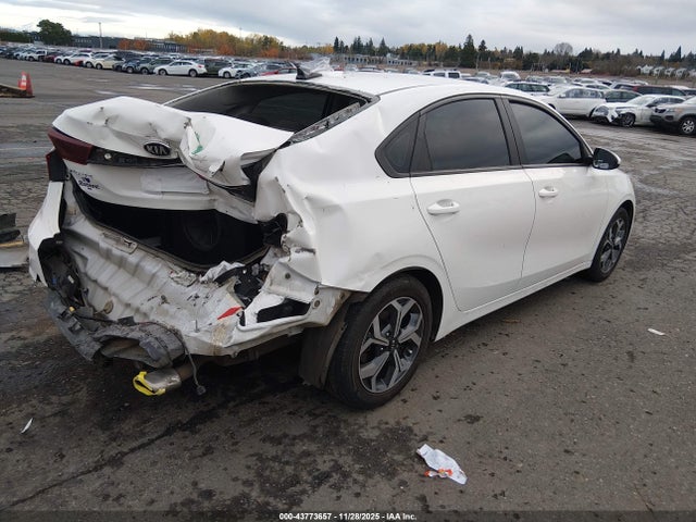3KPF24AD7ME269106 KIA Forte Lxs