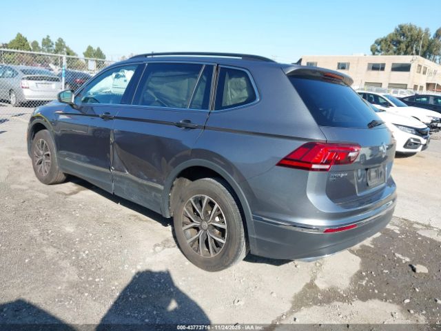 2021 VOLKSWAGEN TIGUAN 3VV3B7AX2MM140034 Photo 2