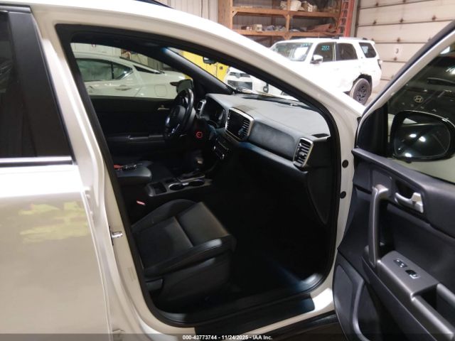 2022 KIA SPORTAGE KNDP6CAC1N7974107 Photo 4