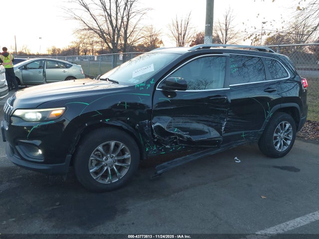 43773813 :رقم المزاد ، 1C4PJMLB4MD126814 vin ، 2021 Jeep Cherokee Latitude Plus 4x4 مزاد بيع