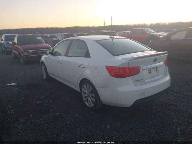 2013 KIA FORTE KNAFW4A36D5666360 Photo 2