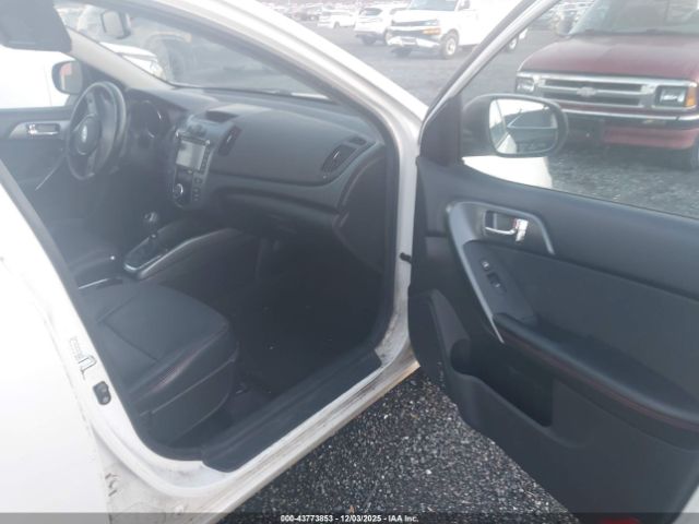 2013 KIA FORTE KNAFW4A36D5666360 Photo 4