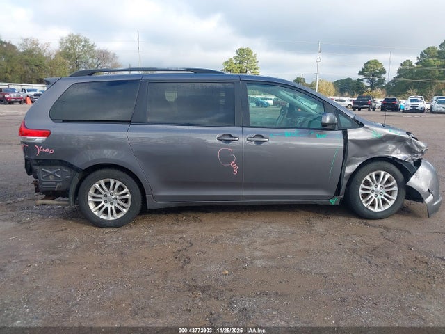 2011 Toyota Sienna Xle V6 მანქანა იყიდება აუქციონზე, vin: 5TDYK3DC2BS151439, აუქციონის ნომერი: 43773903