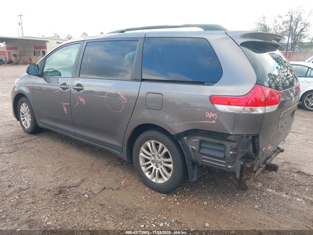 2011 Toyota Sienna Xle V6 მანქანა იყიდება აუქციონზე, vin: 5TDYK3DC2BS151439, აუქციონის ნომერი: 43773903