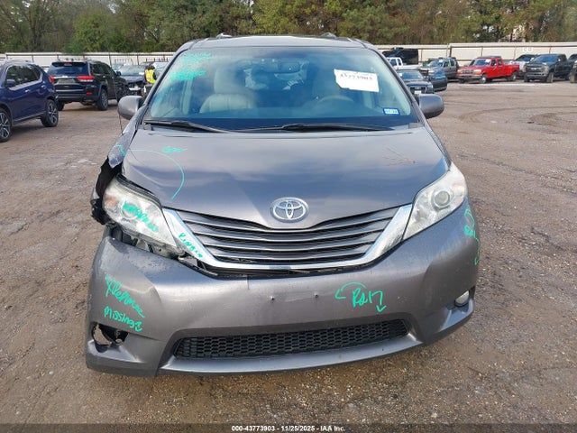 2011 Toyota Sienna Xle V6 მანქანა იყიდება აუქციონზე, vin: 5TDYK3DC2BS151439, აუქციონის ნომერი: 43773903