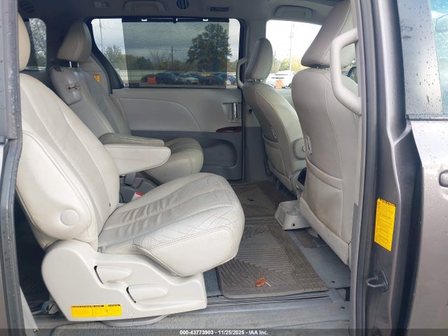 2011 Toyota Sienna Xle V6 მანქანა იყიდება აუქციონზე, vin: 5TDYK3DC2BS151439, აუქციონის ნომერი: 43773903