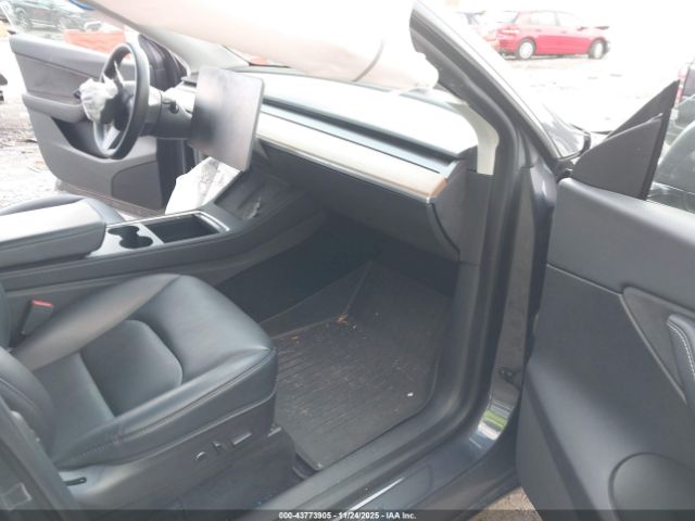 2021 TESLA MODEL Y 5YJYGDEE1MF176377 Photo 4