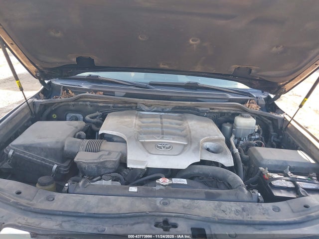 JTMHY7AJ3F4032602 Toyota Land Cruiser V8